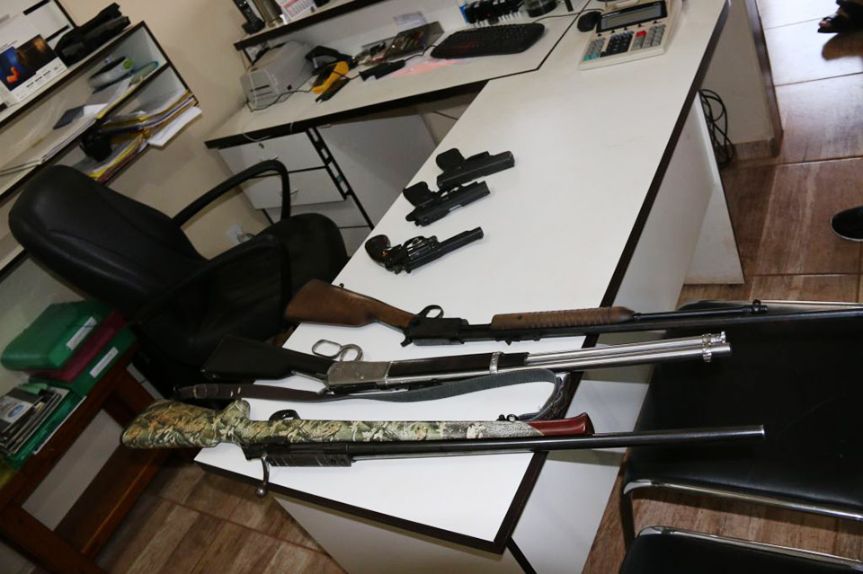 Algumas das armas disponíveis para a prática (e venda) no Gun Club