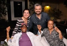 Muita m&uacute;sica e descontra&ccedil;&atilde;o com Billy Paul na casa do presidente da Tuti NI