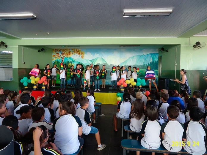 Educa&ccedil;&atilde;o no Tr&acirc;nsito &eacute; tema de trabalho de alunos do ensino fundamental da cidade