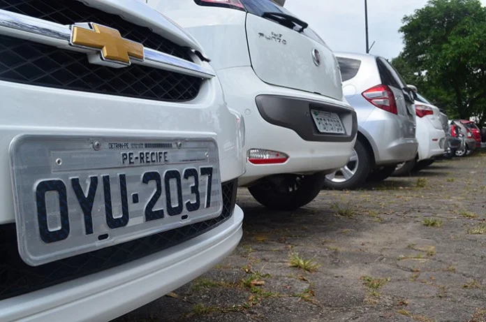 Licenciamento de veículos com placa 7 termina no dia 30