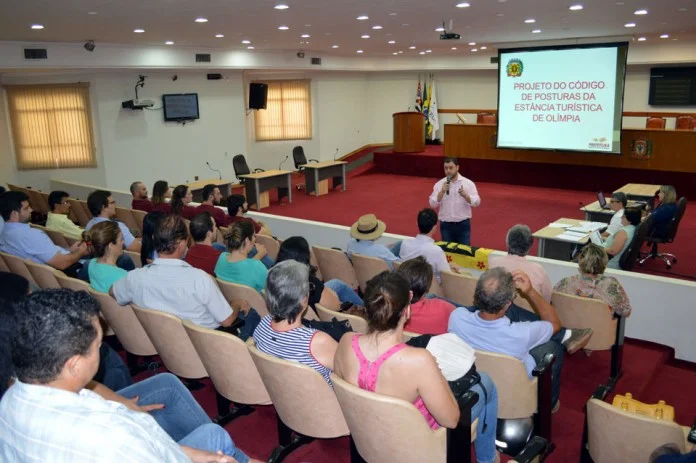 Do som alto ao churrasquinho de cal&ccedil;ada, C&oacute;digo de Posturas j&aacute; est&aacute; na C&acirc;mara para debate e vota&ccedil;&atilde;o