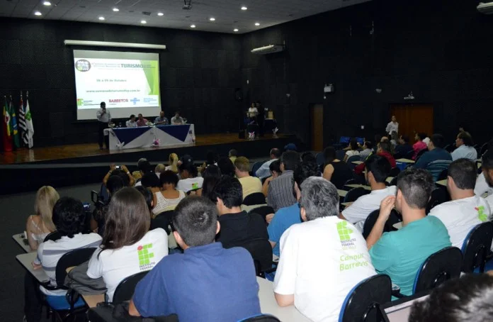 Olímpia prestigia palestra sobre turismo rural, acessibilidade e importância do COMTUR