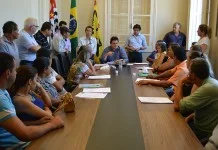 Prefeitura e CDHU entregam 14 escrituras para mutu&aacute;rios e trabalho vai continuar