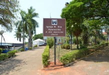 Prefeitura aciona empresa das placas de sinaliza&ccedil;&atilde;o tur&iacute;stica para defeito de &lsquo;acessibilidade&rsquo;