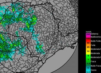 Chuvas fortes estão ‘varrendo’ o Estado com ventos de 45 km/h, inclusive com granizo