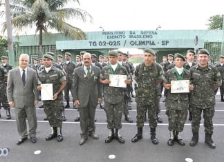 De 50 jovens, 43 concluíram o serviço militar no TG. Cerimônia também foi de entrega de diplomas e medalhas