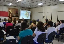 Palestra orienta professores sobre inserção do Turismo como matéria transversal