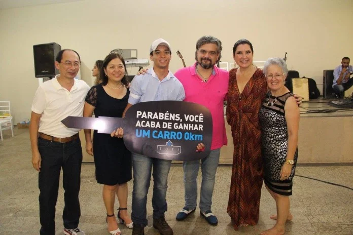 Funcionários sem faltas no ano levaram uma moto e carro zeros do Tuti Resort