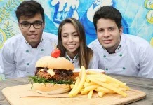 Frei Caneco comemora quatro anos com programação especial e um mega ‘burger’