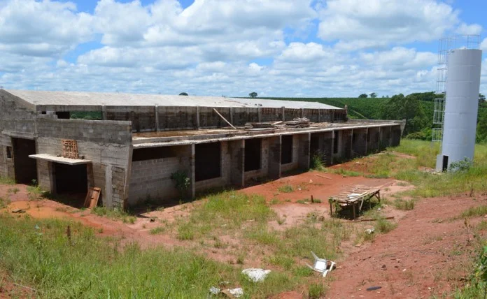 Prefeitura contrata empresas para conclusão da creche do Morada Verde e da ETA
