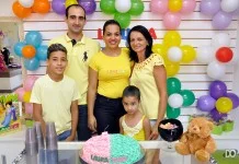 Laura Kids comemora com clientes cinco anos de sucesso em Olímpia