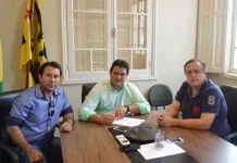 Prefeito assina ordem de serviço para conclusão das obras da Rodoviária