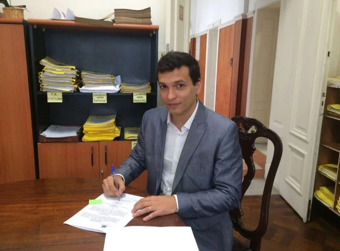 Prefeito de Altair assina convênio para Padaria Artesanal com o Fundo Social