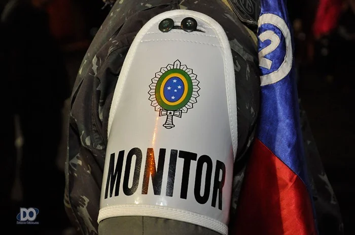 Em destaque, o braço de Monitor Em destaque, o braço de Monitor