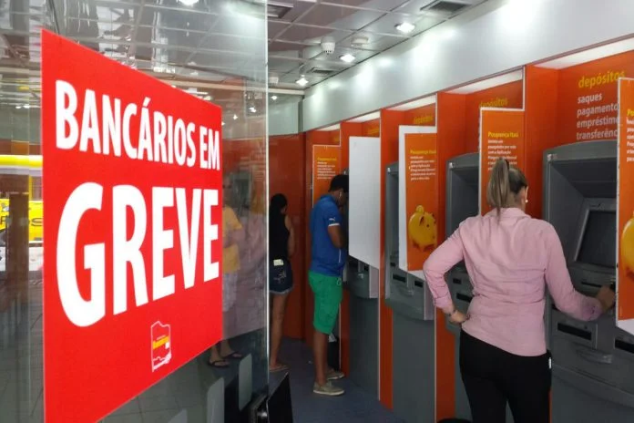 Bancários podem voltar ao trabalho com nova proposta em votação hoje