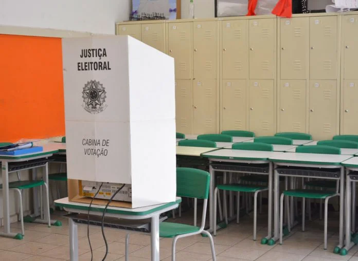 Quinze Escolas se preparam para receber 41.115 eleitores no domingo