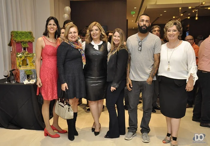 Artistas que apresentaram a primeira 'Gallery Night' do Hyatt Place Artistas que apresentaram a primeira 'Gallery Night' do Hyatt Place