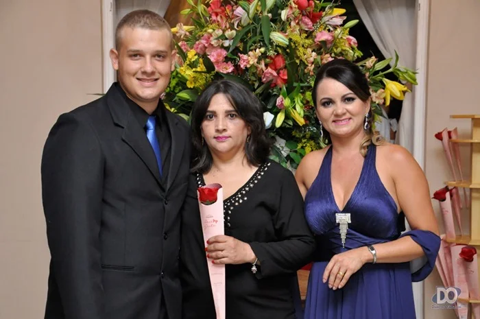 Rose Coragem com o atirador destaque Ringhi e sua mãe Rose Coragem com o atirador destaque Ringhi e sua mãe