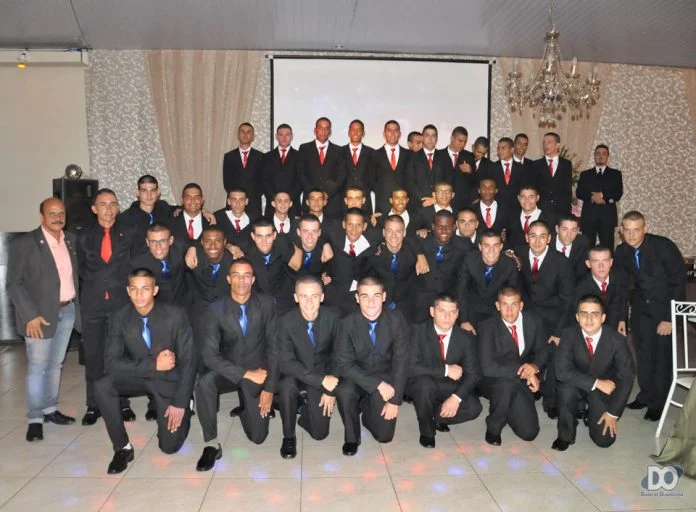 TG fez baile de formatura no sábado, e Câmara faz sessão solene para atiradores destaques na quarta