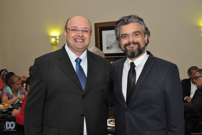 No Vivatto, o presidente da OAB local Márcio Diniz com o anfitrião Caia Piton