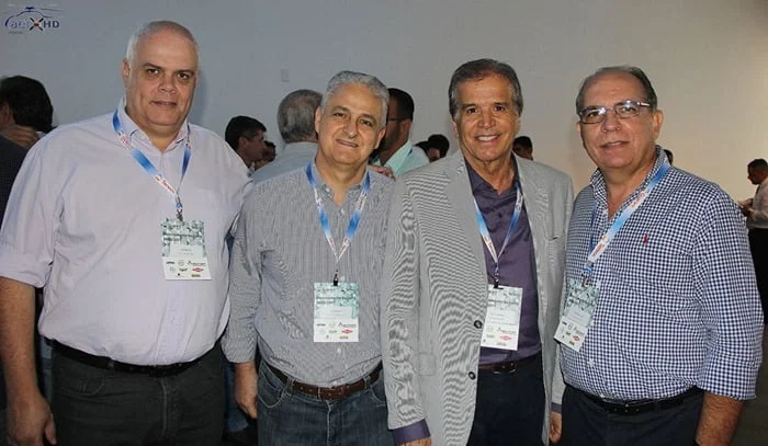 Gustavo Pimenta (E), Salata, e prefeitos eleitos Edinho Araújo (Rio Preto) e Fernando Cunha (Olímpia)