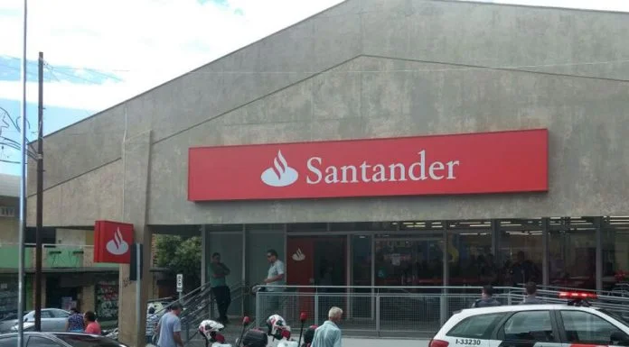 Policia frustra assalto à agência Santander, e ainda procura criminosos