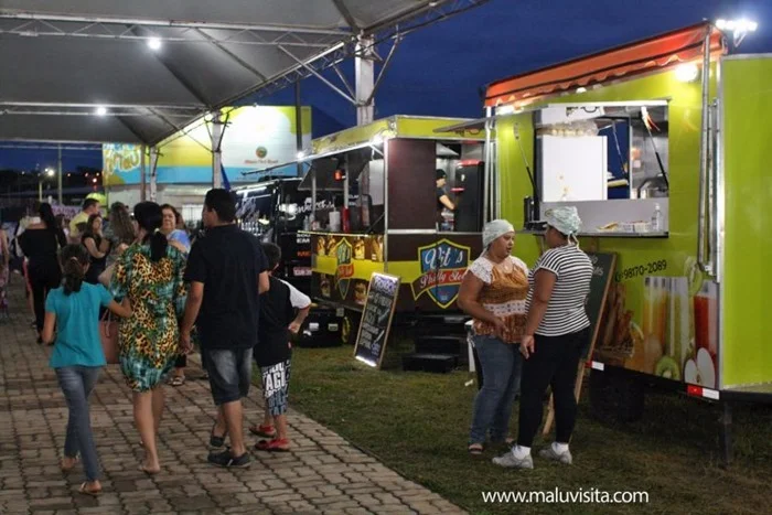 Hot-Beach-Feira-Gastronomica-Artesanal-Food-Truck_8572-768x512