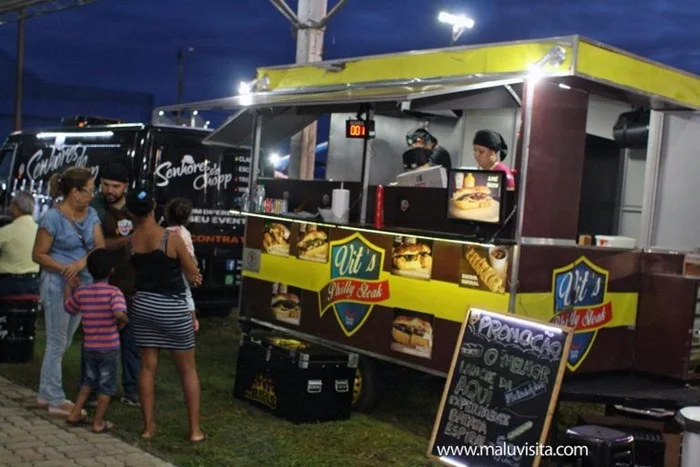 Hot-Beach-Feira-Gastronomica-Artesanal-Food-Truck_8576-768x512