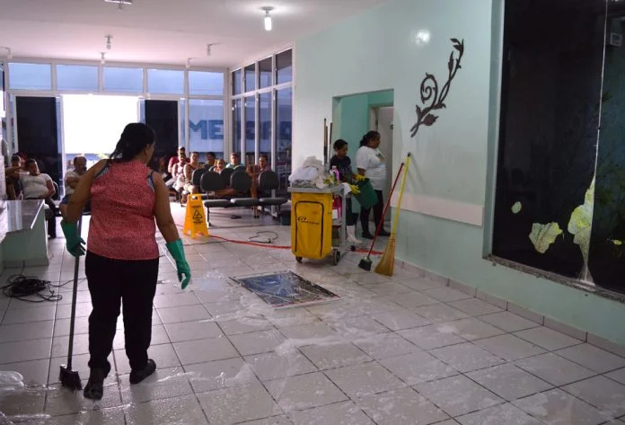 Prédios da UPA e do SAMU recebem mutirão de limpeza