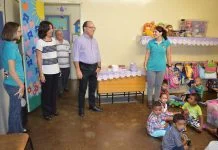 Prefeito e secretária da Educação acompanham volta às aulas na rede municipal