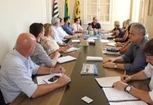 Fernando Cunha pede para secretariado trabalhar em ‘áreas de maior urgência’