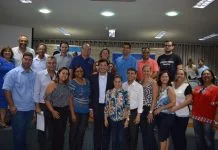 Prefeito assina convênios de quase R$ 700 mil e faz pedidos para a Assistência