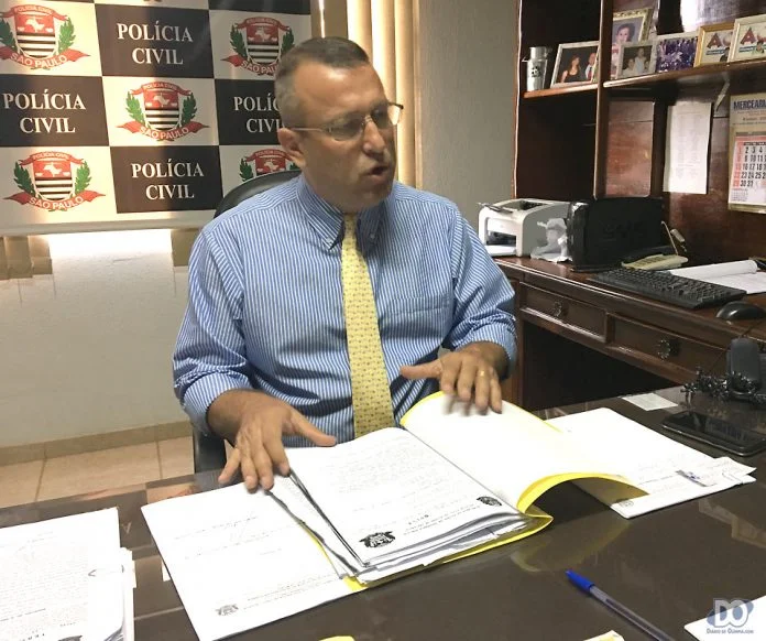 Suspeitos passam a rodear a casa dos tios assassinados. Delegado pede prisão temporária