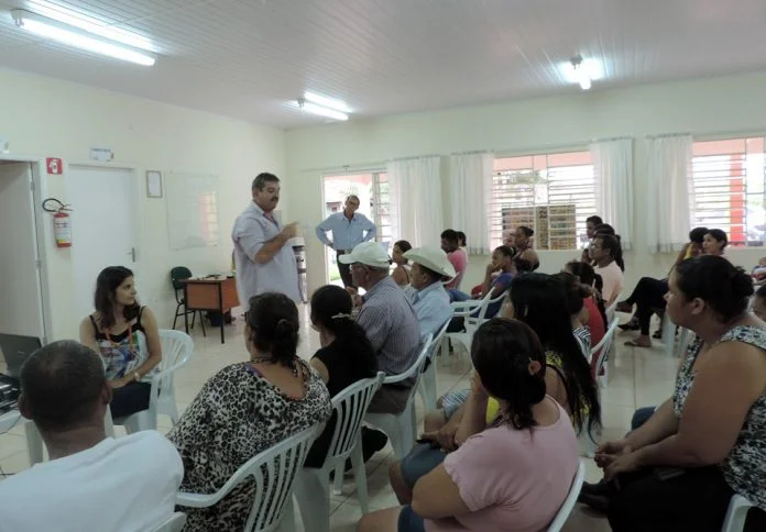 Famílias contempladas pela CDHU participam de reunião técnica em Baguaçu