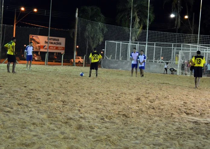 Dezesseis times disputarão as eliminatórias do futebol de areia