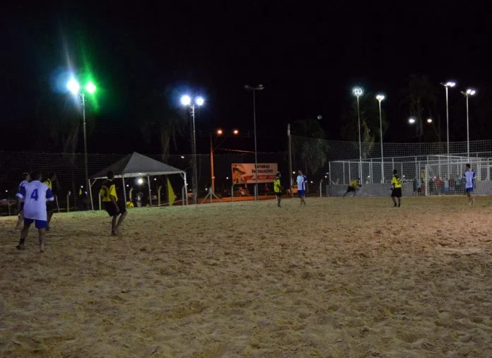 Futebol de Areia define equipes finalistas na noite desta quarta-feira, no Ginásio