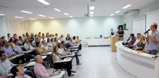 Henrique Prata aciona prefeitos para ajudar Santa Casa. Fábio Martinez esteve presente