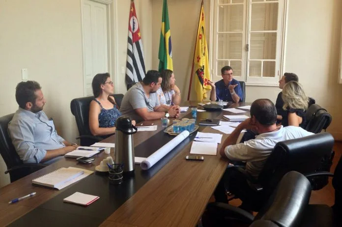 Prefeitura de Olímpia confirma projeto “Cidade Limpa” para abril