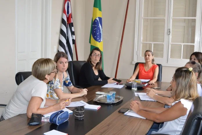 Comissão realiza reunião sobre auxílio transporte e inscrições terminam sexta-feira