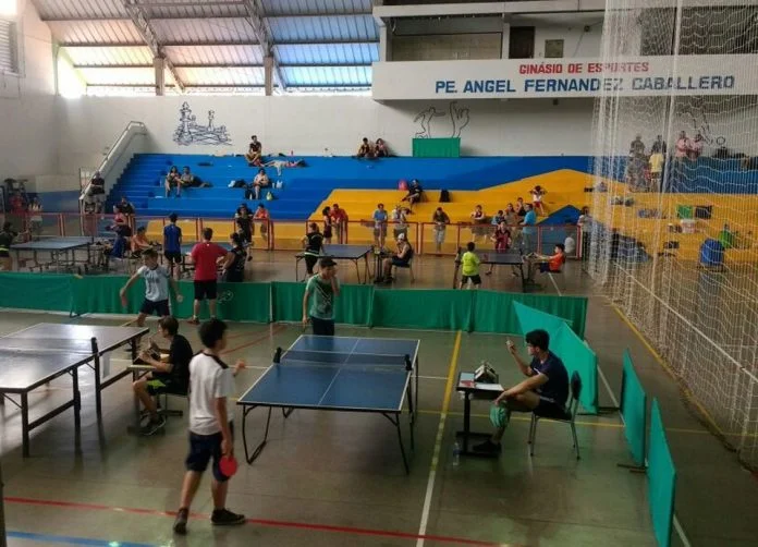 Alunos da rede municipal são vice-campeões de etapa do campeonato de Tênis de Mesa