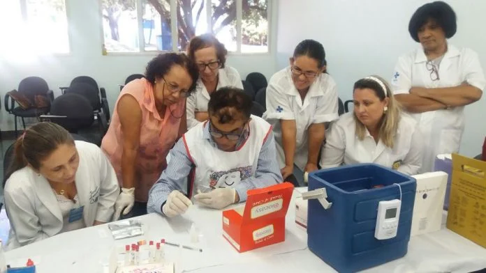 Treinamento capacita enfermeiros para realizar testes rápidos de HIV, Sífilis e Hepatites