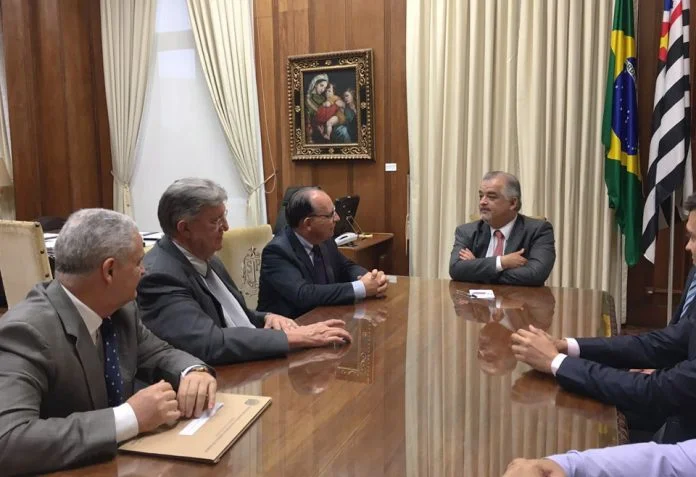 Prefeito faz reivindicações a vice-governador e autoridades estaduais em São Paulo
