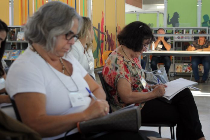 Bibliotecária de Olímpia participa de capacitação do programa Viagem Literária