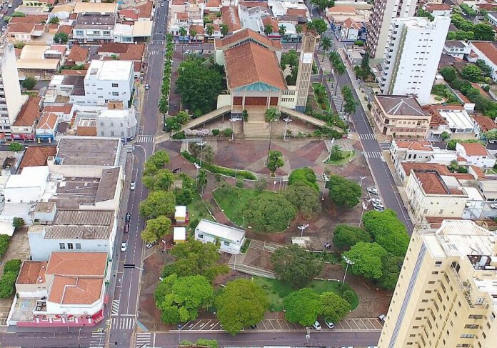 Ruy Ohtake aceita convite de Fernando Cunha para revitalizar Praça central 