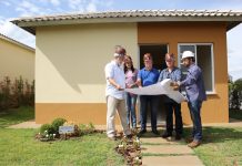 Prefeito visita casas do Residencial Vida Nova Olímpia