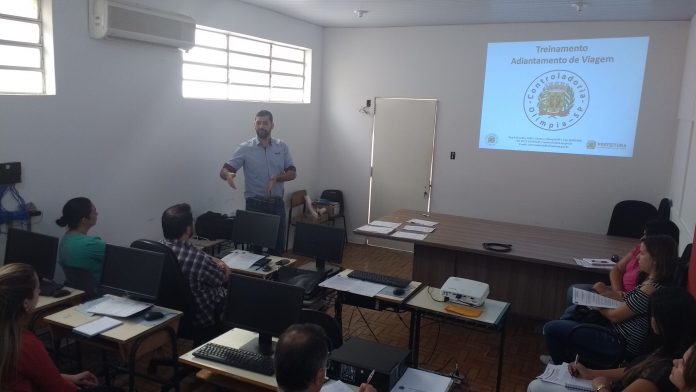 Controladoria promove treinamento sobre adiantamento de viagens para servidores