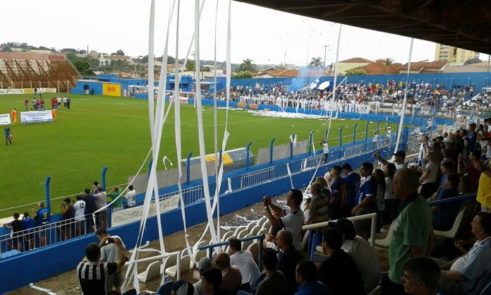 Niquinha comenta que poderá deixar o comando do OFC. Jogadores já foram dispensados