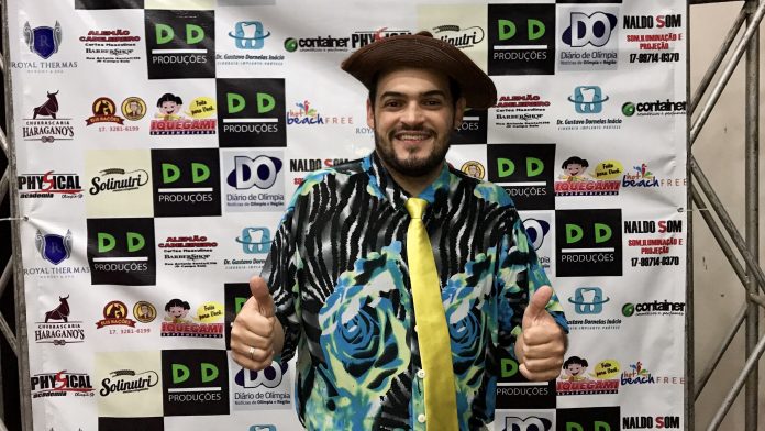 Matheus Ceará fez o público chorar de rir na Casa de Cultura