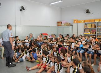 Alunos da rede municipal recebem palestras sobre trânsito seguro