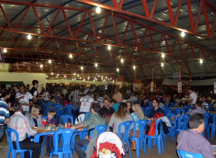 Gastronomia variada é marca do Festival do Folclore de Olímpia
